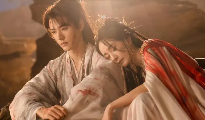 《狐妖小紅娘》登雙榜首！楊冪獻1物送福利　拱龔俊跳晚安大小姐